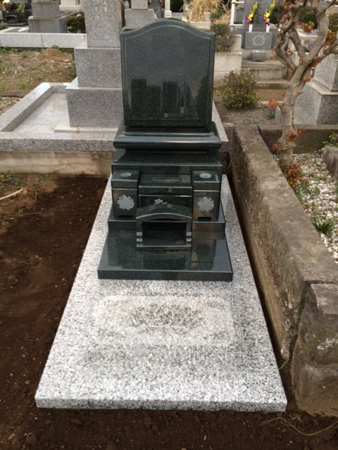 青山霊園　墓石　M1-H